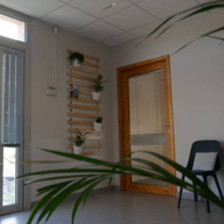 Bureau privé 7 m² 1 poste Coworking Rue du Chapitre Brindas 69126 - photo 1